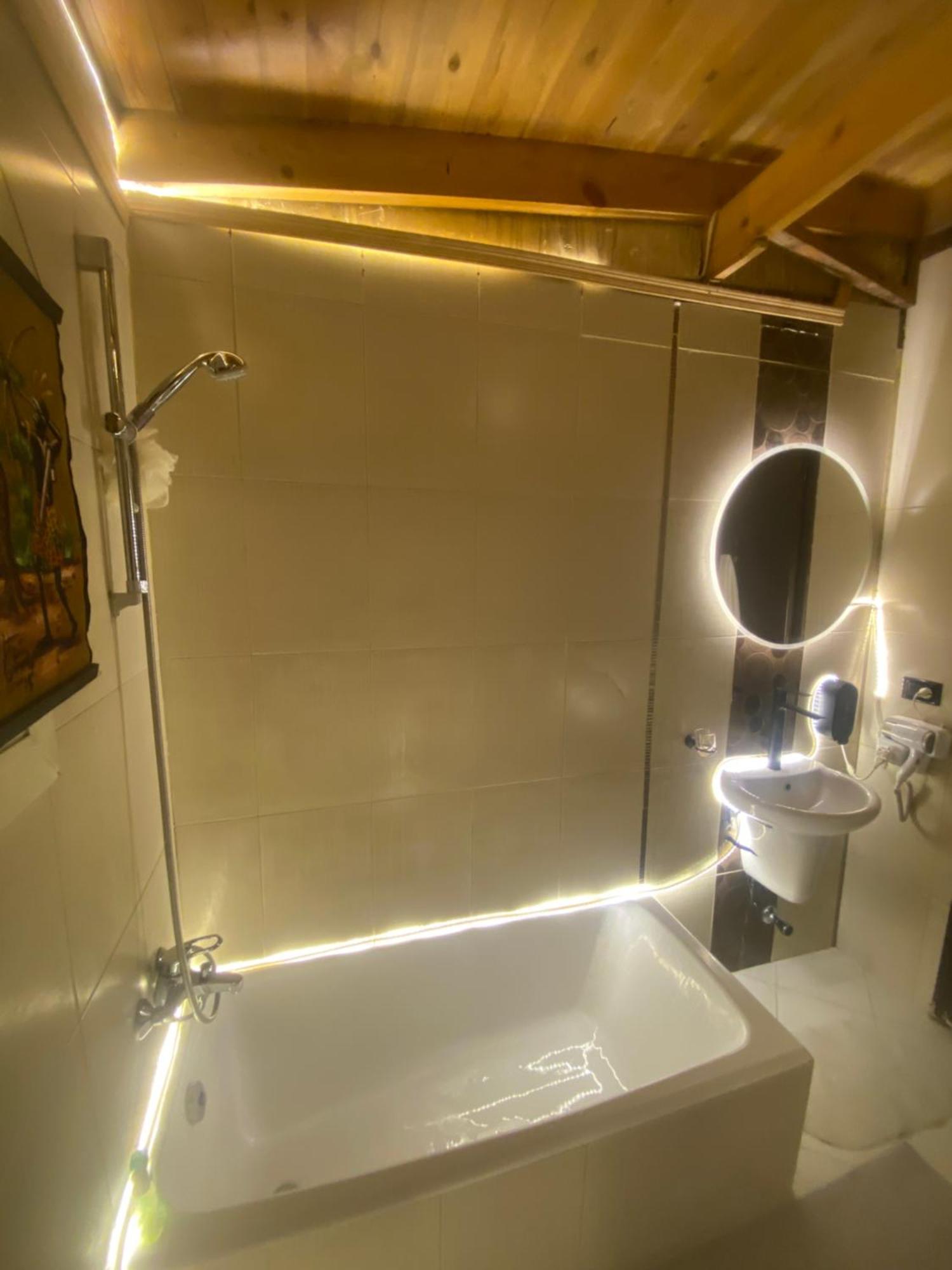 Airport Rooftop Club Luxurious Rooms And Studios Le Caire Extérieur photo